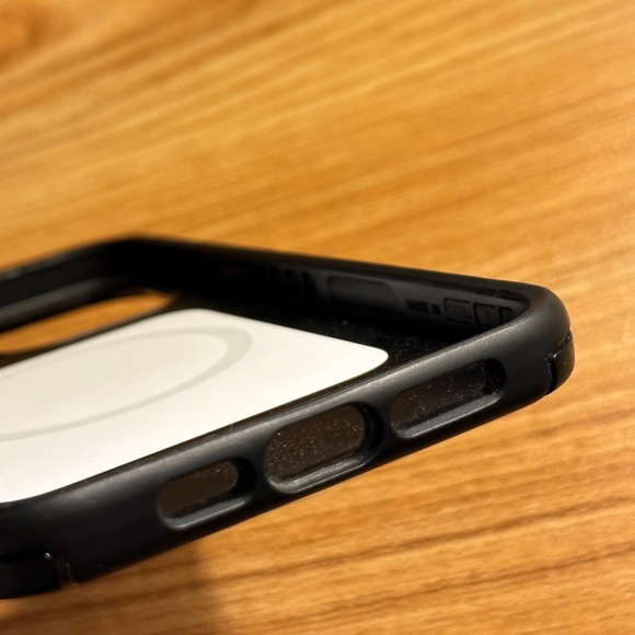 iPhone 13 Pro Max OtterBox Symmetry Series with MagSafe - Picture 4 of 4